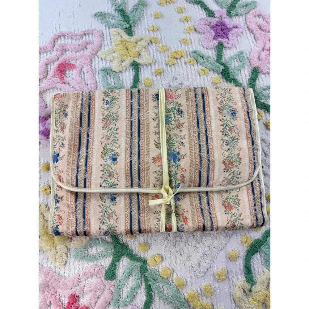 Vintage Floral Tapestry Roll Up Travel Jewelry Cosmetic Organizer Case Cream